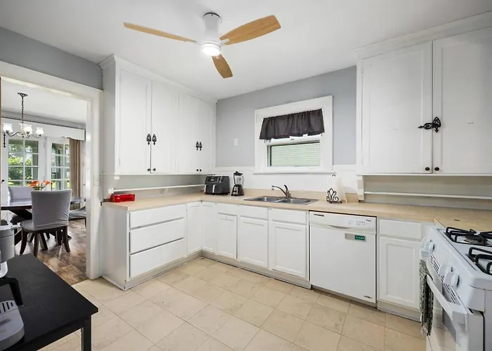 1515 Callender, Unit 2 * Peoria