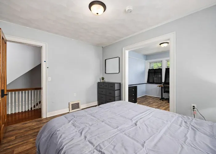 1515 Callender, Unit 2 * Peoria