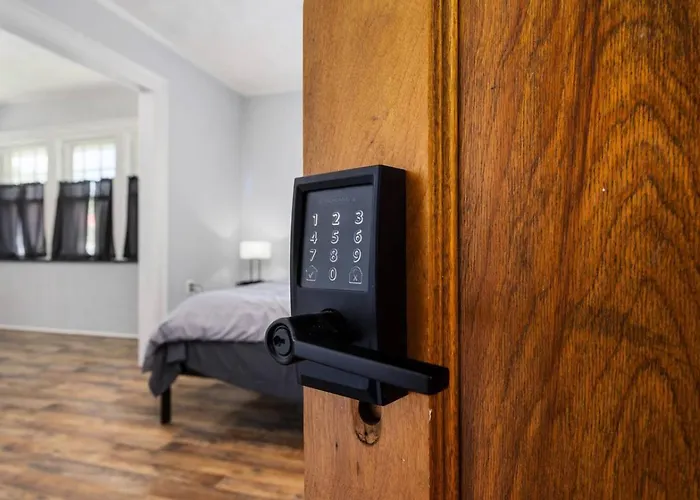 1515 Callender, Unit 2 Holiday home
