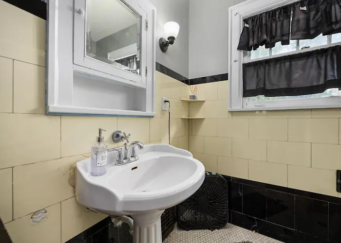 1515 Callender, Unit 2 Holiday home *